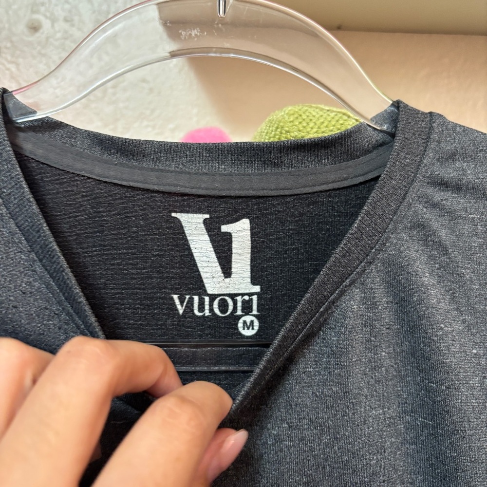 Vuori Long Sleeve Current Tech Performance Tee Si… - image 4